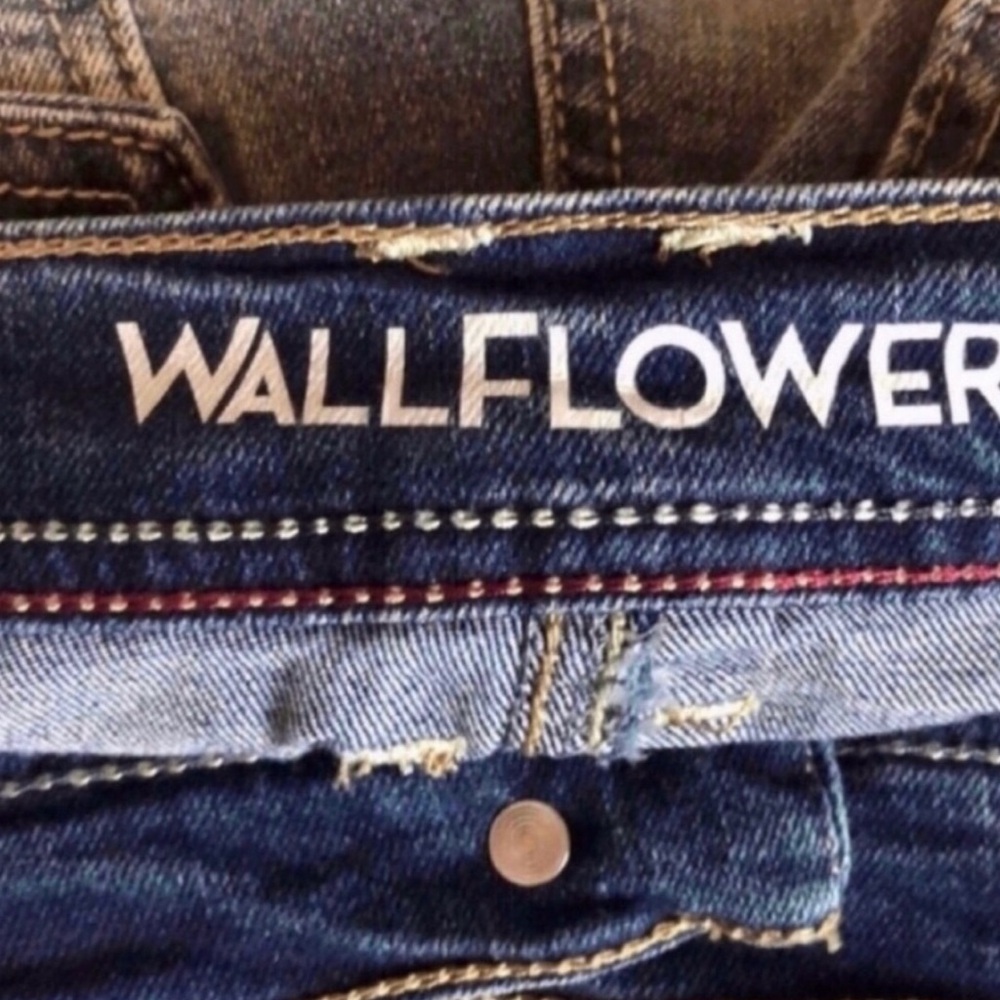 New Wallflower Jeans Women’s Bootcut Denim Blue Jeans & Belt Juniors 7/28 Reg - Picture 7 of 15